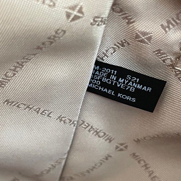 MICHAEL KORS Large Signature Logo Shoulder Bag - Picture 4 of 5